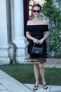 Alicia Vikander feet photo thumbnail