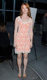 Alicia Witt feet photo thumbnail