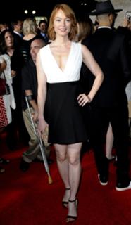 Alicia Witt feet photo thumbnail