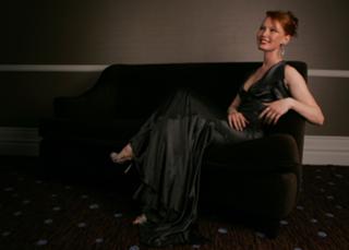 Alicia Witt feet photo thumbnail