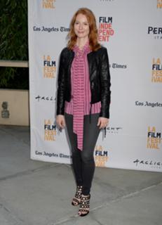 Alicia Witt feet photo thumbnail