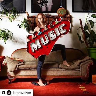 Alicia Witt feet photo thumbnail