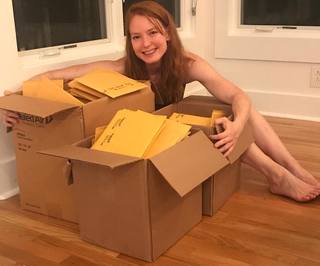 Alicia Witt feet photo thumbnail