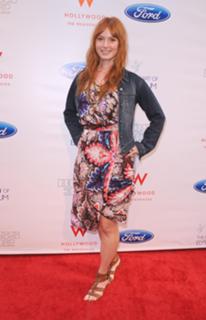Alicia Witt feet photo thumbnail