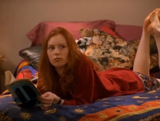 Alicia Witt feet photo thumbnail