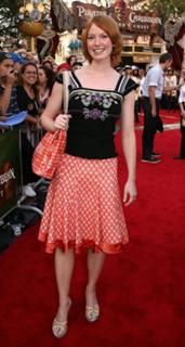 Alicia Witt feet photo thumbnail