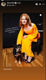 Alicia Witt feet photo thumbnail