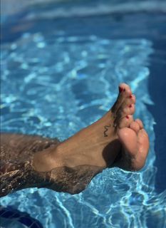 Alida-Nadine Kurras feet photo 1