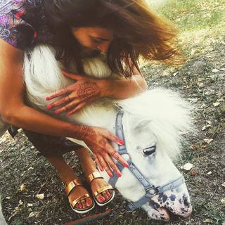Alina Astrovskaya feet photo 3