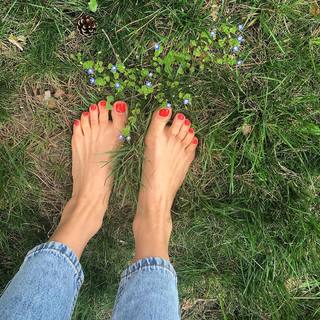 Alina Astrovskaya feet photo 17