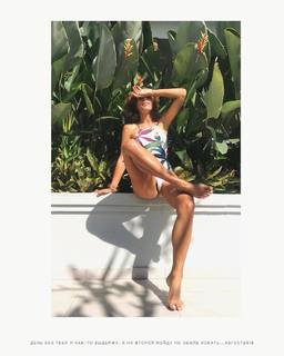 Alina Astrovskaya feet photo 9