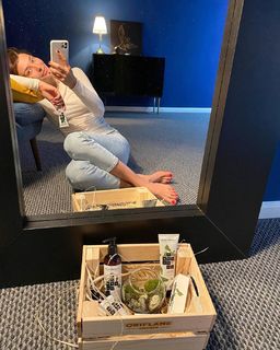 Alina Astrovskaya feet photo 2
