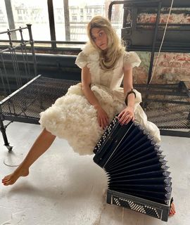 Alina Astrovskaya feet photo 1