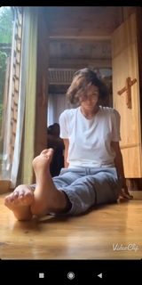 Alina Astrovskaya feet photo 6