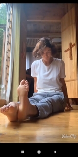Alina Astrovskaya feet photo 5