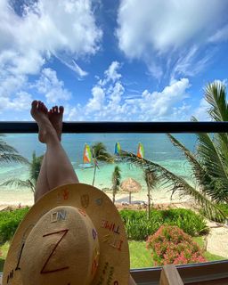 Alina Astrovskaya feet photo 14