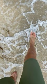 Alina Astrovskaya feet photo 1