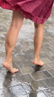 Alina Astrovskaya feet photo 9