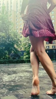 Alina Astrovskaya feet photo 3