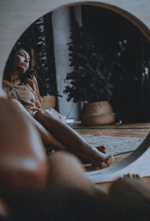 Alina Astrovskaya feet photo 9