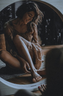 Alina Astrovskaya feet photo 8