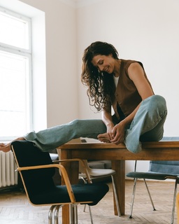 Alina Astrovskaya feet photo 5