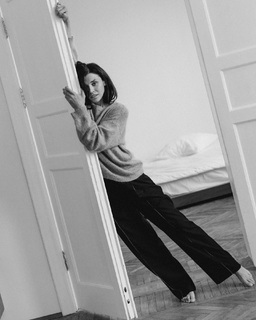 Alina Astrovskaya feet photo 20