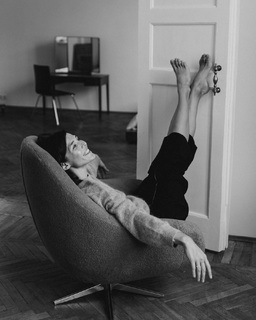 Alina Astrovskaya feet photo 19