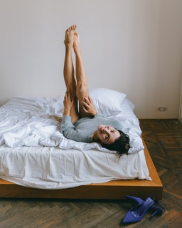Alina Astrovskaya feet photo 18