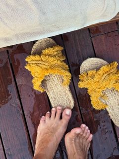 Alina Astrovskaya feet photo 1