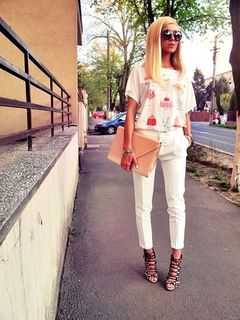 Alina Ceusan feet photo 9