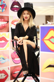 Alina Ceusan feet photo 7
