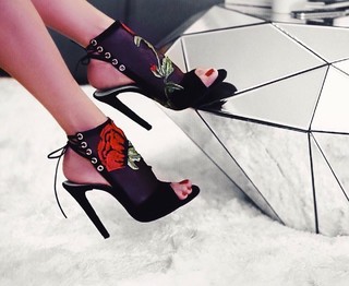Alina Ceusan feet photo 2