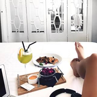 Alina Ceusan feet photo 6