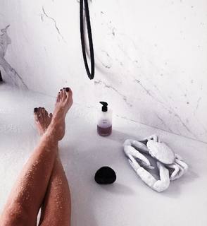 Alina Ceusan feet photo 10