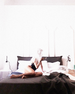 Alina Ceusan feet photo 9