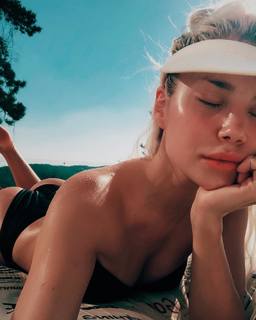 Alina Ceusan feet photo 16