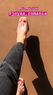 Alina Ceusan feet photo 10