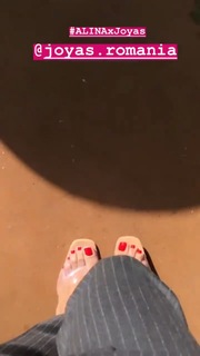 Alina Ceusan feet photo 9
