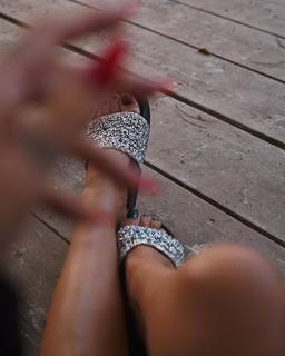 Alina Ceusan feet photo 8