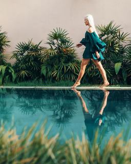 Alina Ceusan feet photo 11
