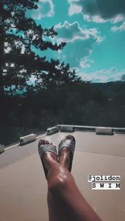 Alina Ceusan feet photo 10