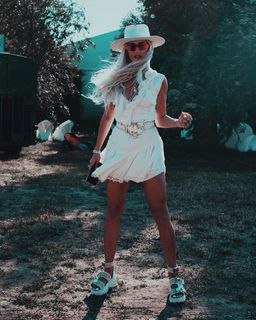 Alina Ceusan feet photo 18