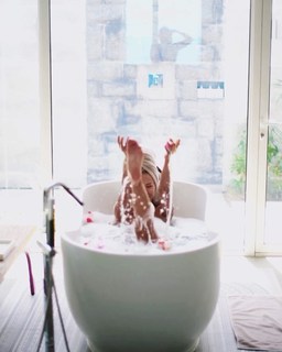 Alina Ceusan feet photo 15