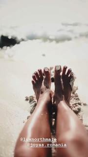 Alina Ceusan feet photo 6