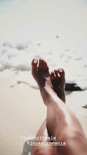 Alina Ceusan feet photo 2