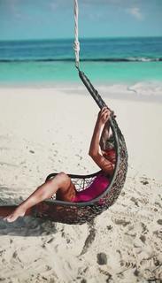 Alina Ceusan feet photo 1