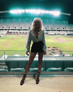 Alina Ceusan feet photo 3