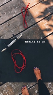 Alina Ceusan feet photo 8