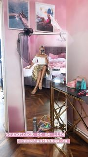 Alina Ceusan feet photo 8